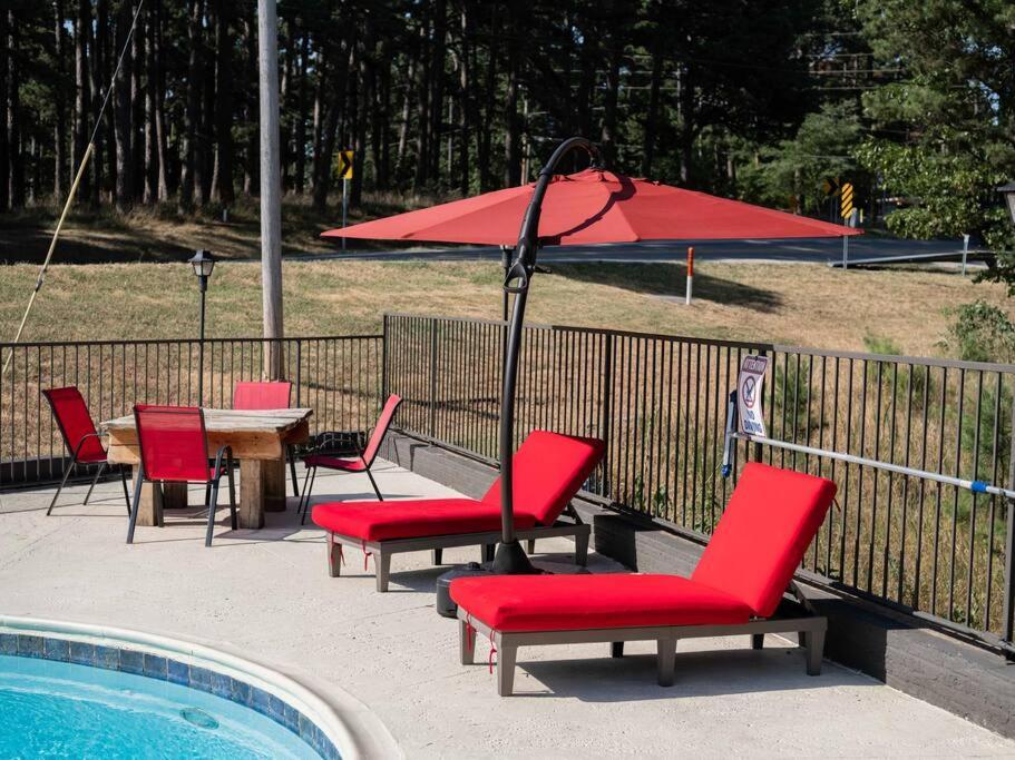 Stonegate Lodge Fire Pit 50In Tv Salt Water Pool Fast Wi-Fi Room #301 Eureka Springs Zewnętrze zdjęcie